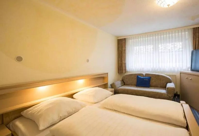 Отель Gremersdorf Zum Grunen Jager