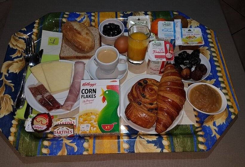 ホテル Hôtel Concorde   Rodez Centre Ville