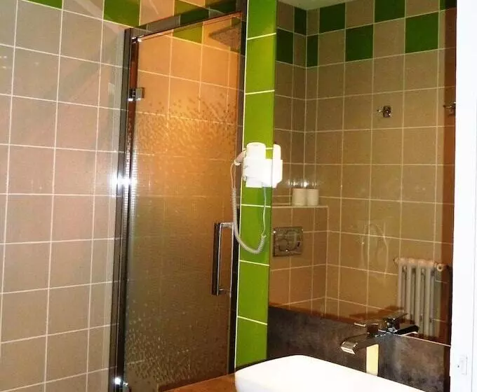 هتل Hôtel Concorde Rodez Centre Ville