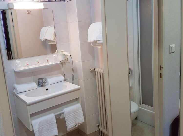 ホテル Hôtel Concorde   Rodez Centre Ville