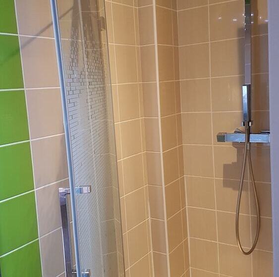 ホテル Hôtel Concorde   Rodez Centre Ville