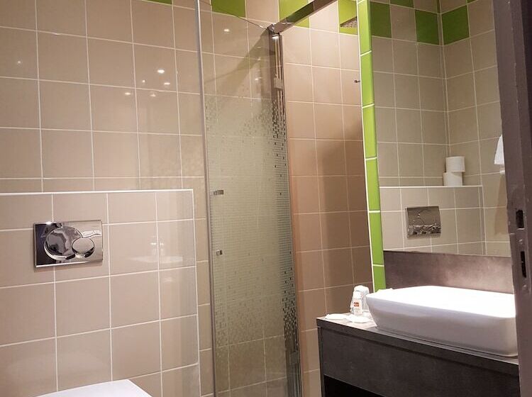 ホテル Hôtel Concorde   Rodez Centre Ville