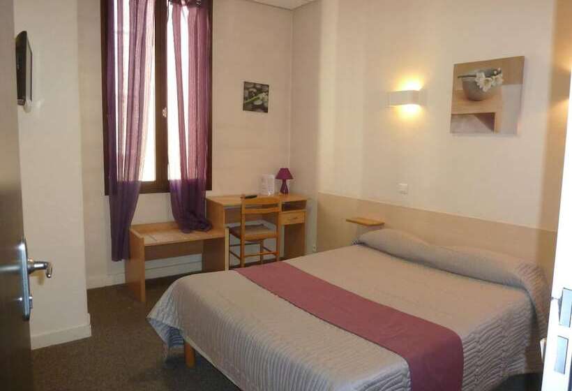 ホテル Hôtel Concorde   Rodez Centre Ville