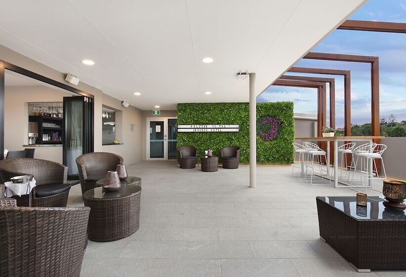 Jephson Hotel & Apartments