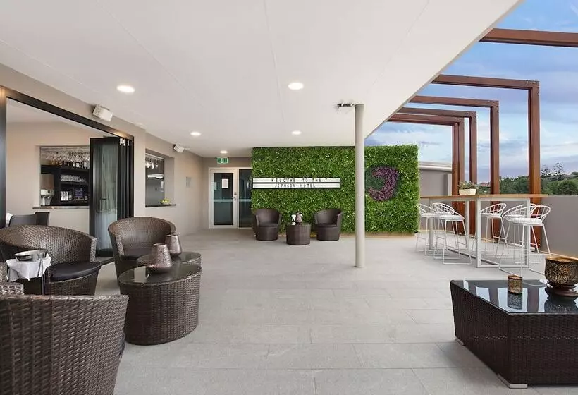 Jephson Hotel & Apartments