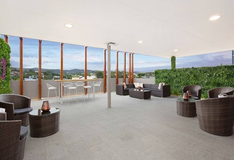 Jephson Hotel & Apartments