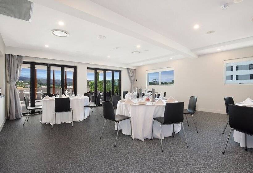 Jephson Hotel & Apartments