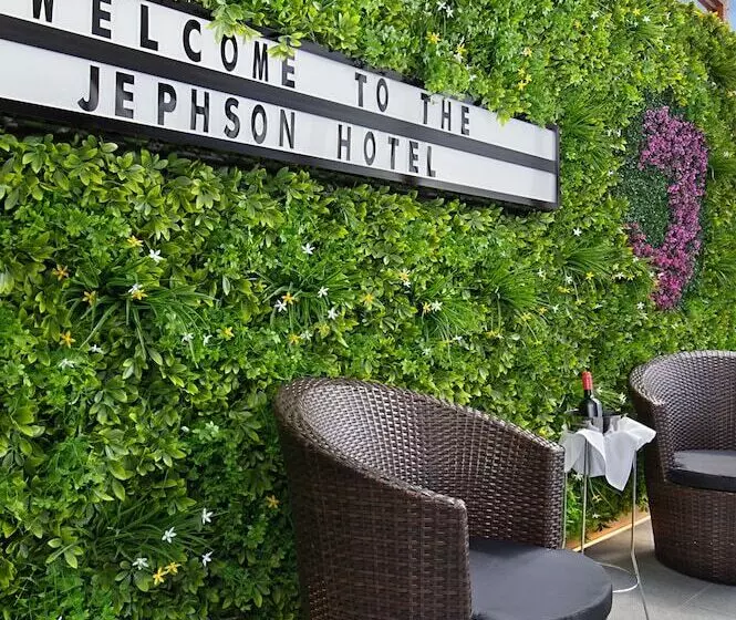 Jephson Hotel & Apartments