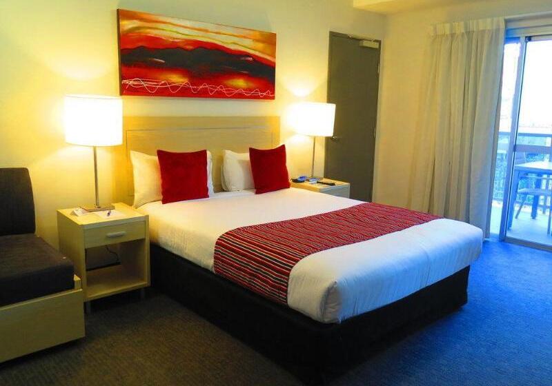 Jephson Hotel & Apartments