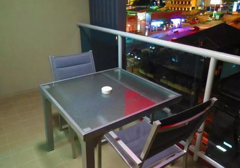 Jephson Hotel & Apartments