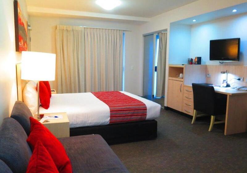 Jephson Hotel & Apartments