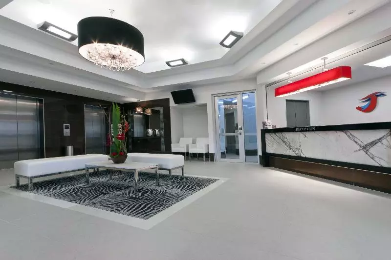 Jephson Hotel & Apartments