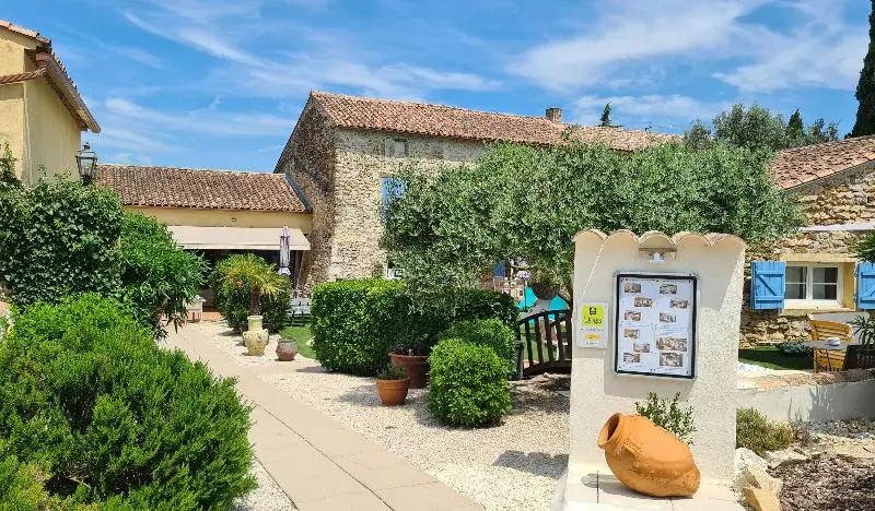 Отель La Bastide Saint Bach