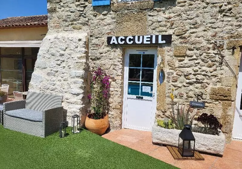 Отель La Bastide Saint Bach