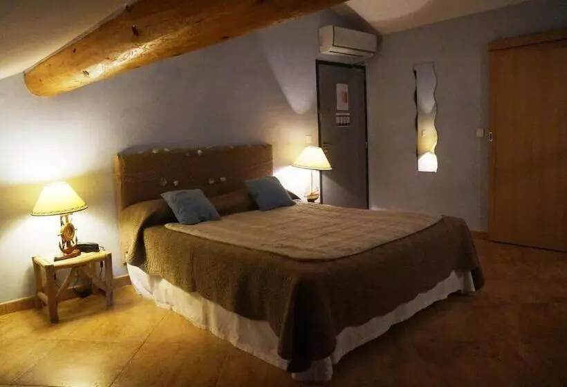 Отель Le Saint Jean