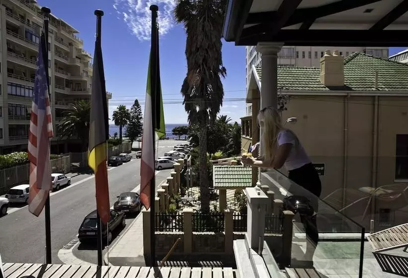 هتل On The Promenade