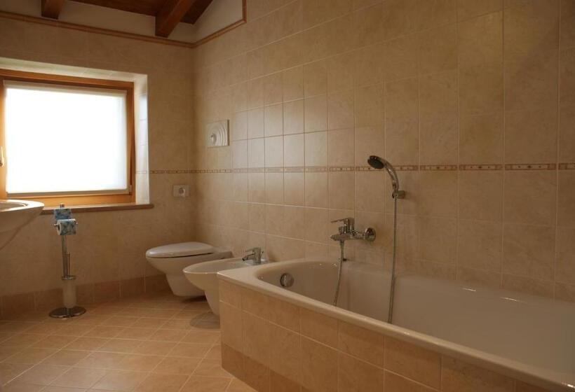 בית מלון כפרי Relais Corte Pontigliardo