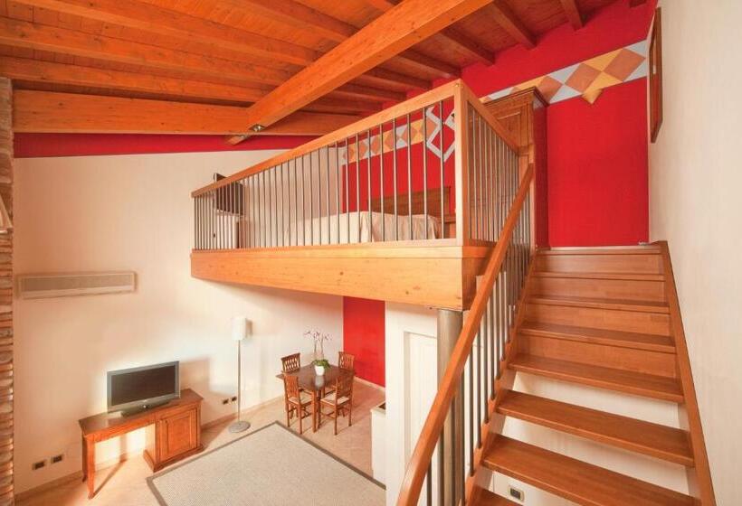 בית מלון כפרי Relais Corte Pontigliardo