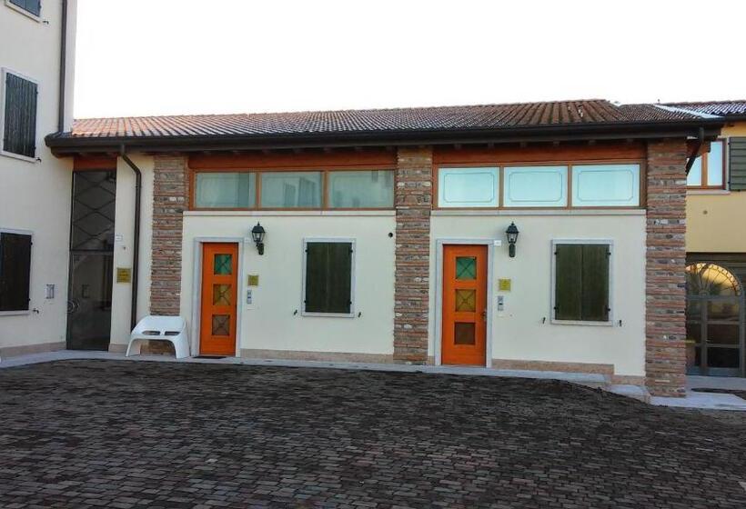 בית מלון כפרי Relais Corte Pontigliardo