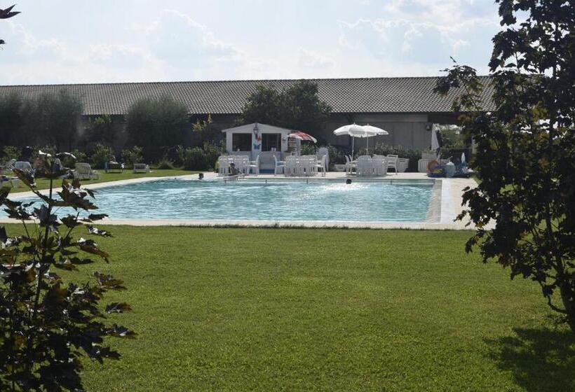 בית מלון כפרי Relais Corte Pontigliardo