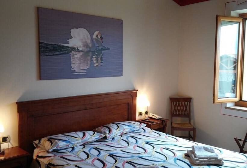 בית מלון כפרי Relais Corte Pontigliardo