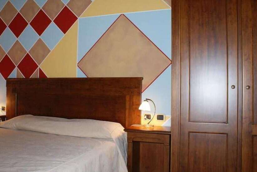 בית מלון כפרי Relais Corte Pontigliardo