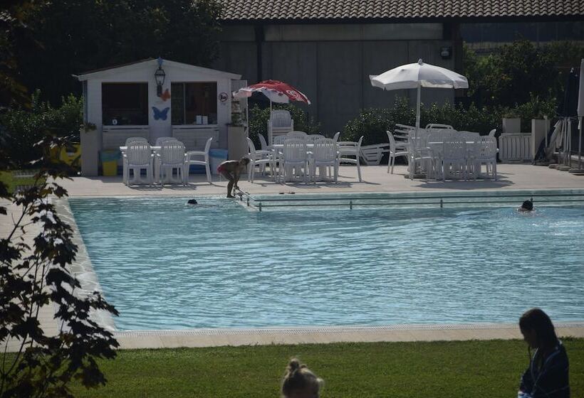 בית מלון כפרי Relais Corte Pontigliardo