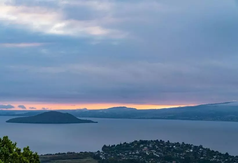 호텔 Silver Fern Rotorua Suites & Spa