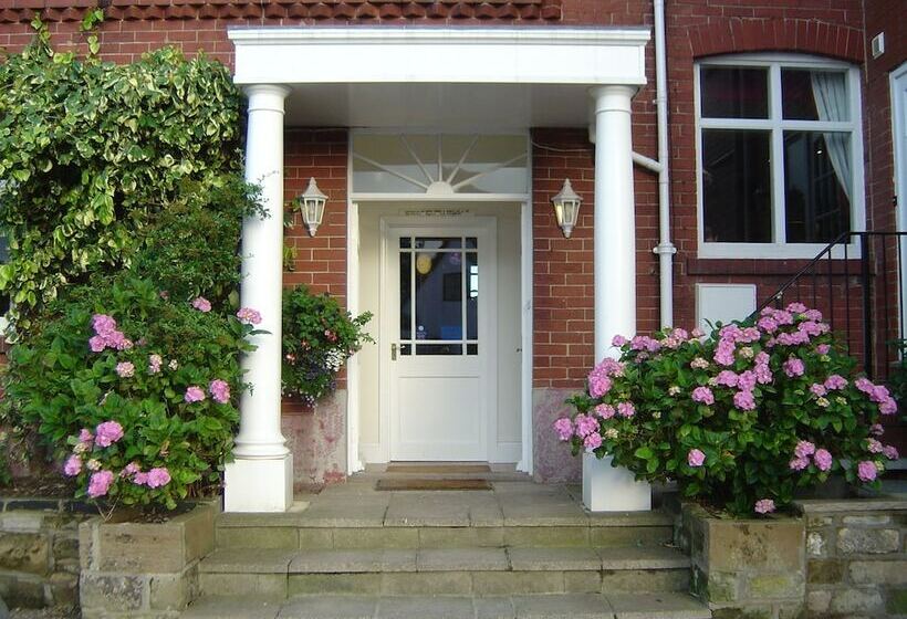 בית מלון כפרי The Cliffemount