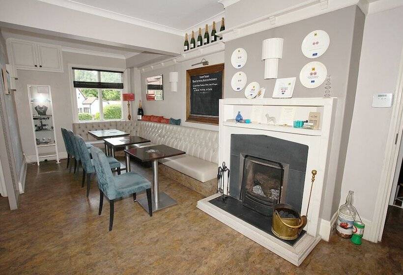 בית מלון כפרי The Cliffemount