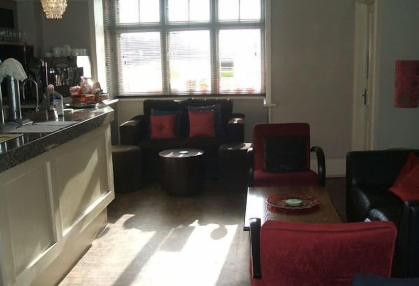 בית מלון כפרי The Cliffemount