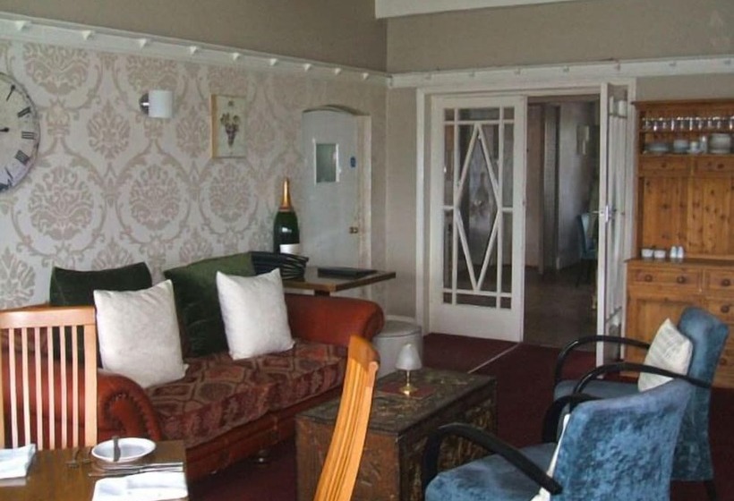 בית מלון כפרי The Cliffemount