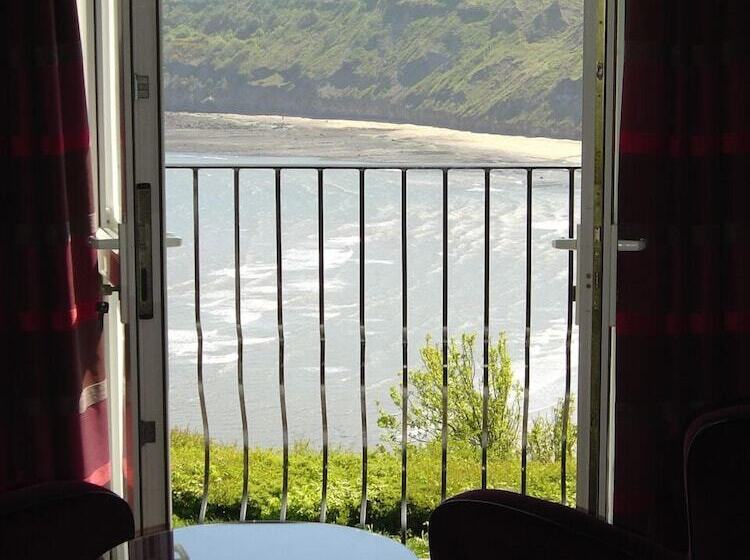 בית מלון כפרי The Cliffemount