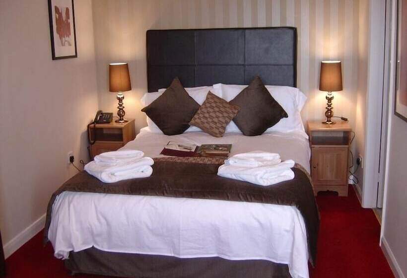 בית מלון כפרי The Cliffemount