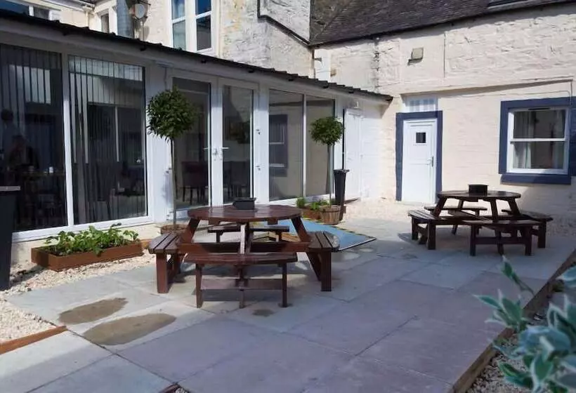 בית מלון כפרי The Crown