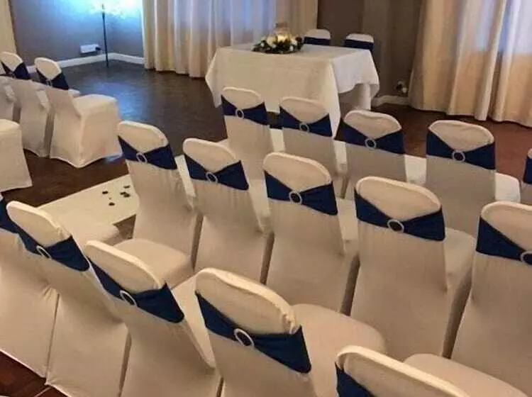 בית מלון כפרי The Crown