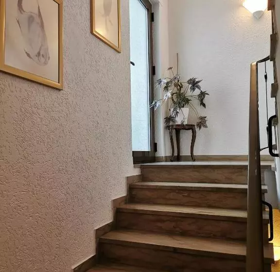 בית מלון כפרי Zu Den Burgen