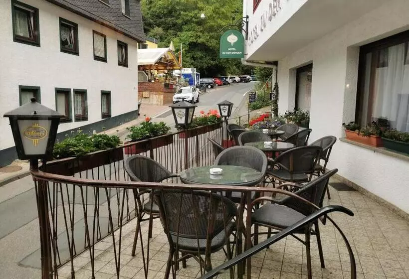 ホテル Zu Den Burgen