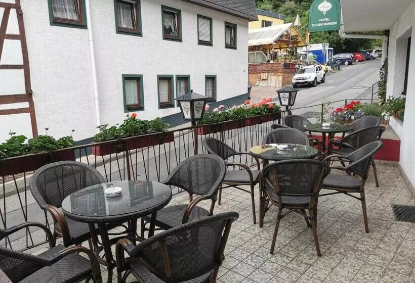 ホテル Zu Den Burgen