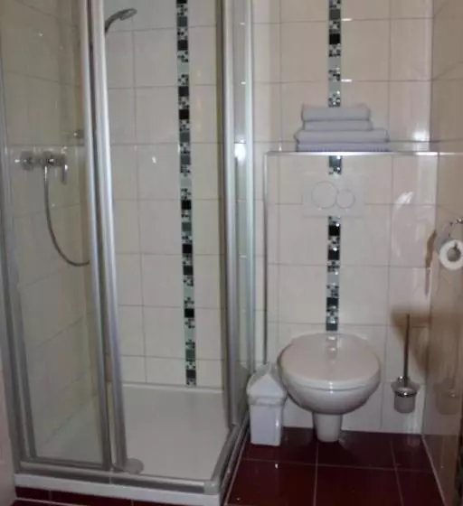 ホテル Zu Den Burgen