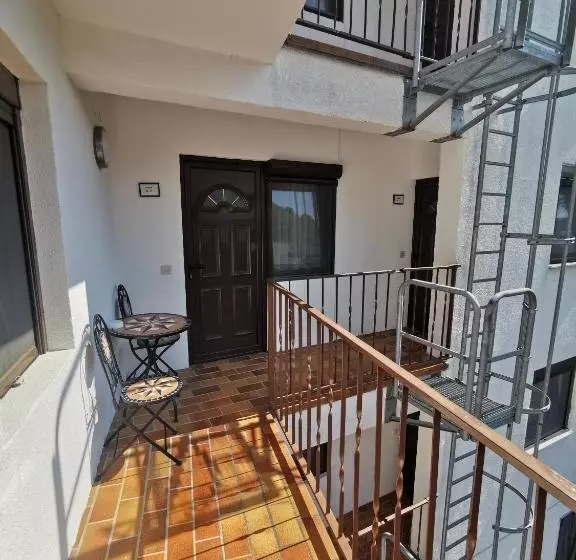 בית מלון כפרי Zu Den Burgen