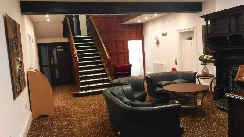 Ifield Court Hotel & Restaurant