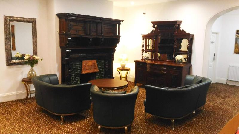 Ifield Court Hotel & Restaurant