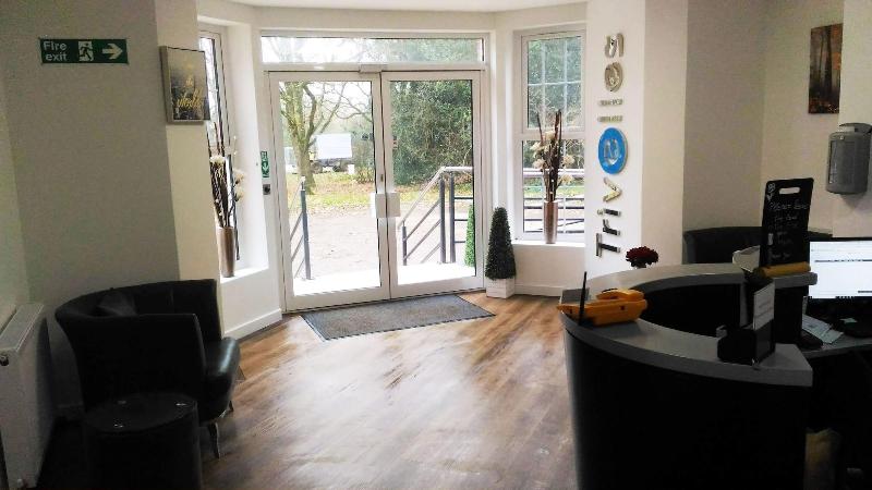 Ifield Court Hotel & Restaurant