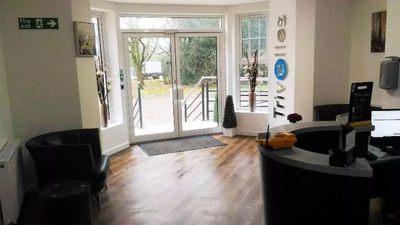 Ifield Court Hotel & Restaurant