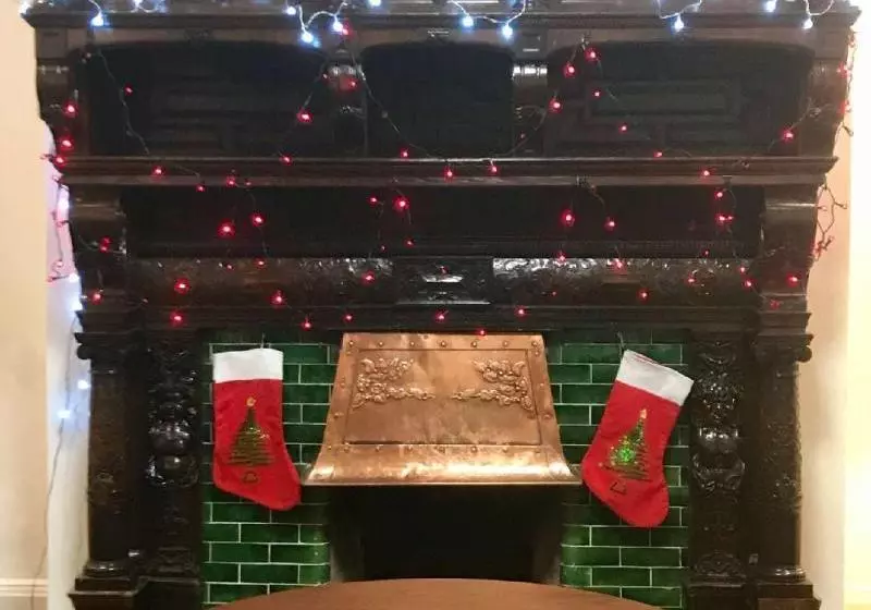 Ifield Court Hotel & Restaurant