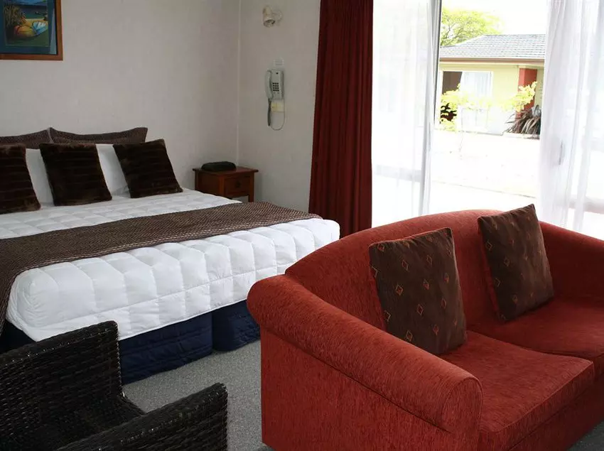 Lisa Rose Motel