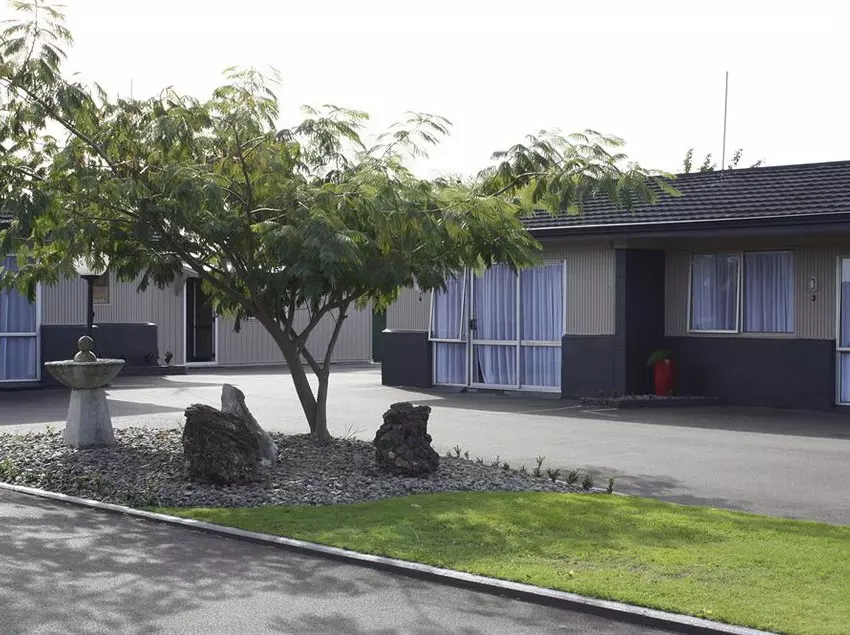 Lisa Rose Motel