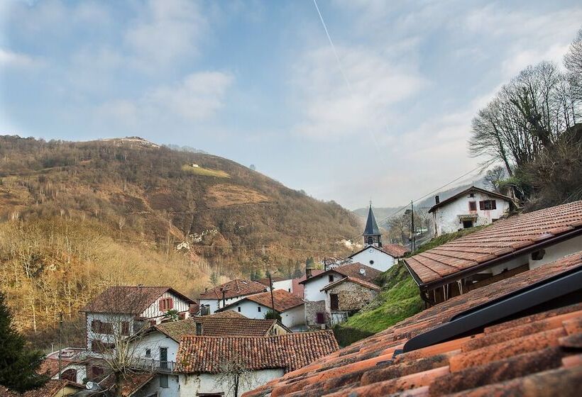 Logis Hotel Erreguina