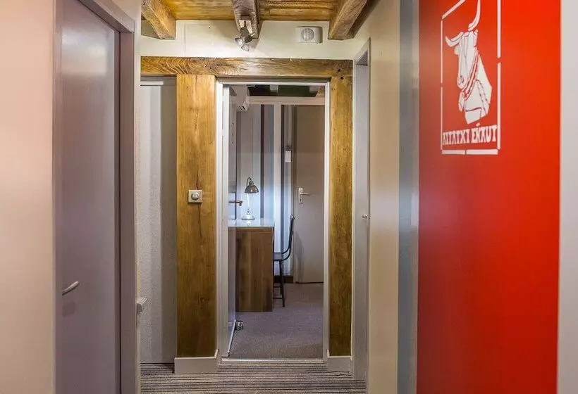 Logis Hotel Erreguina